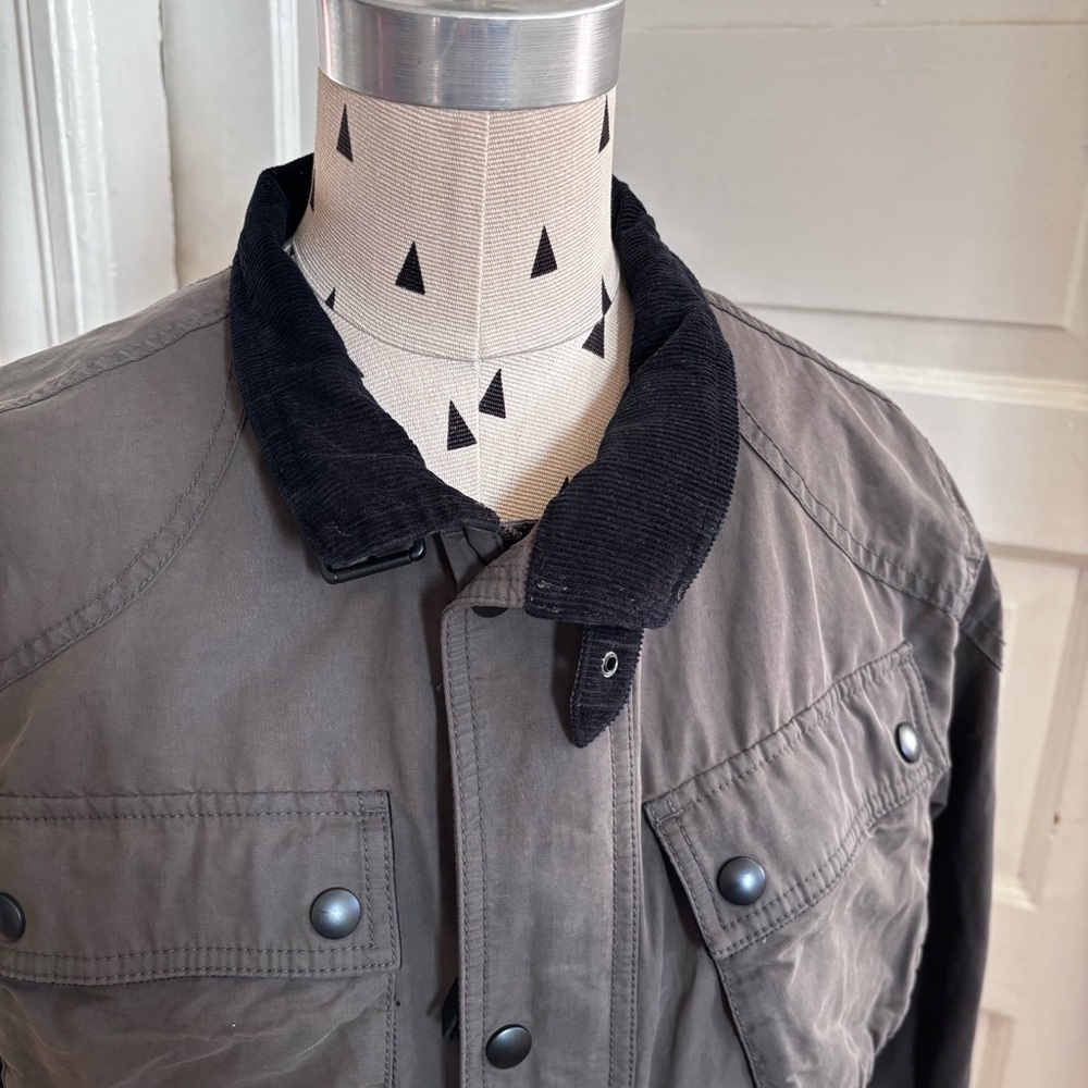 Vintage Banana Republic 
Khaki Field Jacket
Ready for Spring Showers
☔️🌧️☔️